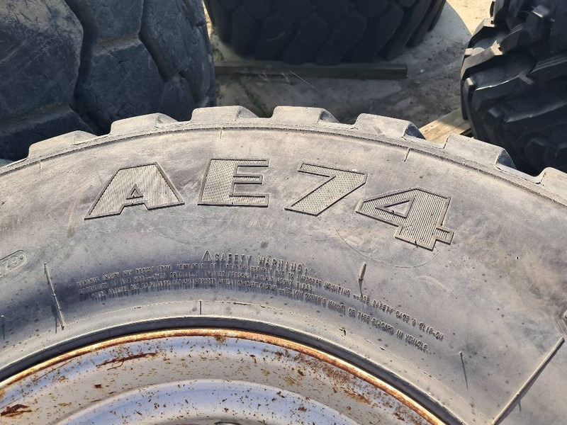 Aeolus 600/50R22.5 - Cerchi e pneumatici per Macchina da cantiere: foto 4 Aeolus 600/50R22.5 - Cerchi e pneumatici per Macchina da cantiere: foto 4