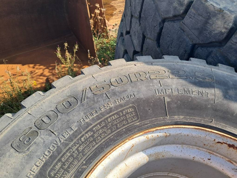 Aeolus 600/50R22.5 - Cerchi e pneumatici per Macchina da cantiere: foto 3 Aeolus 600/50R22.5 - Cerchi e pneumatici per Macchina da cantiere: foto 3