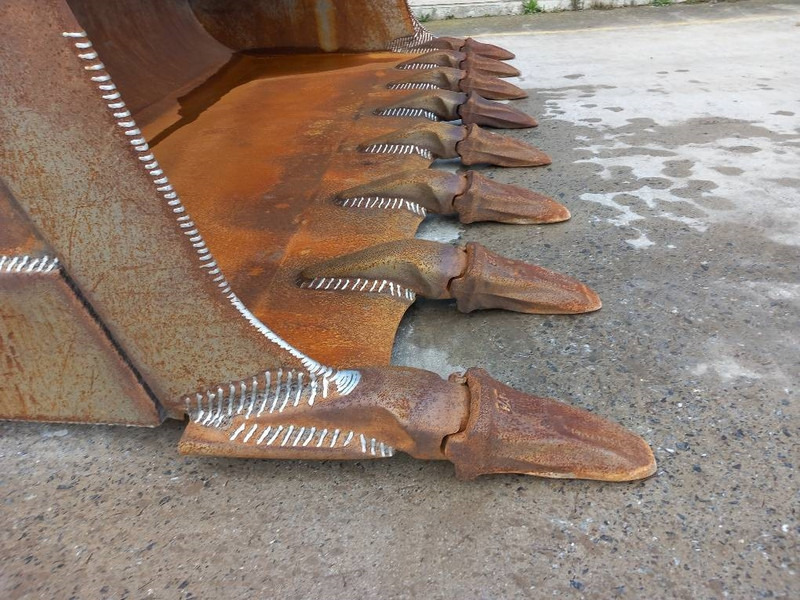 Komatsu WA500-7 - Pala gommata: foto 4 Komatsu WA500-7 - Pala gommata: foto 4