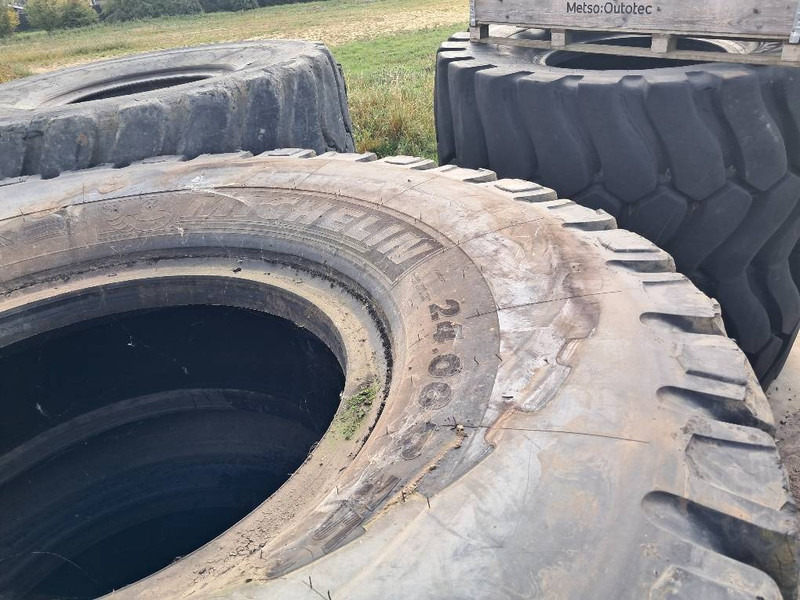 Michelin Xtra Load Grip 24.00R35 - Cerchi e pneumatici per Macchina da cantiere: foto 3 Michelin Xtra Load Grip 24.00R35 - Cerchi e pneumatici per Macchina da cantiere: foto 3