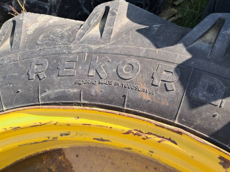 Record 12.4-36 - Cerchi e pneumatici per Macchina da cantiere: foto 3 Record 12.4-36 - Cerchi e pneumatici per Macchina da cantiere: foto 3