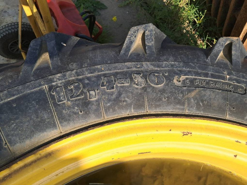 Record 12.4-36 - Cerchi e pneumatici per Macchina da cantiere: foto 4 Record 12.4-36 - Cerchi e pneumatici per Macchina da cantiere: foto 4