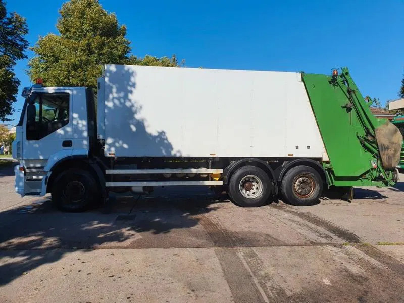 Iveco 260S 42 WAAGE 5 m³ Zöller Medium XXL 24 Umleerer - Camion immondizia: foto 4 Iveco 260S 42 WAAGE 5 m³ Zöller Medium XXL 24 Umleerer - Camion immondizia: foto 4