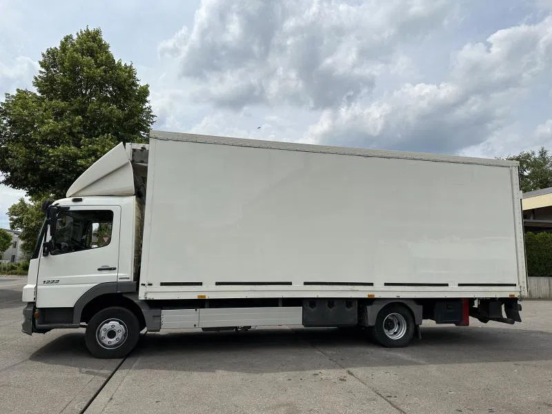 Mercedes-Benz Atego 1222 L Kühl-LKW Klima - Autocarro frigorifero: foto 2 Mercedes-Benz Atego 1222 L Kühl-LKW Klima - Autocarro frigorifero: foto 2