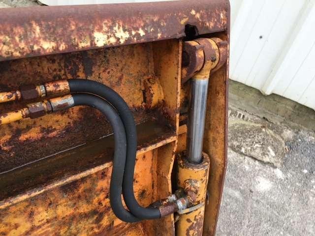 CASE 2340mm - Type tractopelle - Benna per pala: foto 2 CASE 2340mm - Type tractopelle - Benna per pala: foto 2