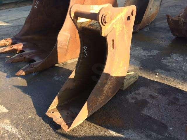 CATERPILLAR 290mm - Type Tractopelle - Benna per escavatore: foto 1 CATERPILLAR 290mm - Type Tractopelle - Benna per escavatore: foto 1