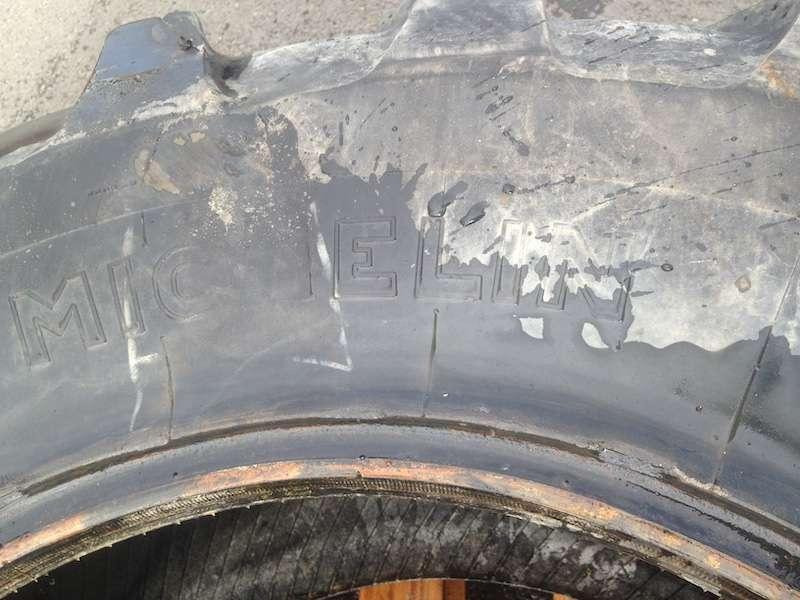 PNEUS 16,9 R 28 X - Pneumatico per Macchina da cantiere: foto 2 PNEUS 16,9 R 28 X - Pneumatico per Macchina da cantiere: foto 2