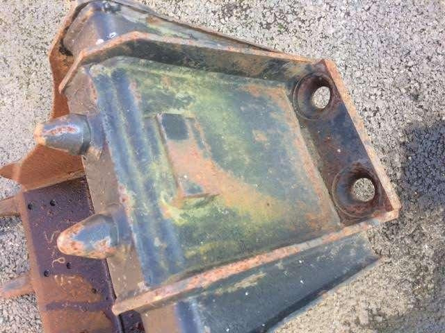 VOLVO 380mm - VOVLO 2,5 Tonnes - Benna per escavatore: foto 4 VOLVO 380mm - VOVLO 2,5 Tonnes - Benna per escavatore: foto 4