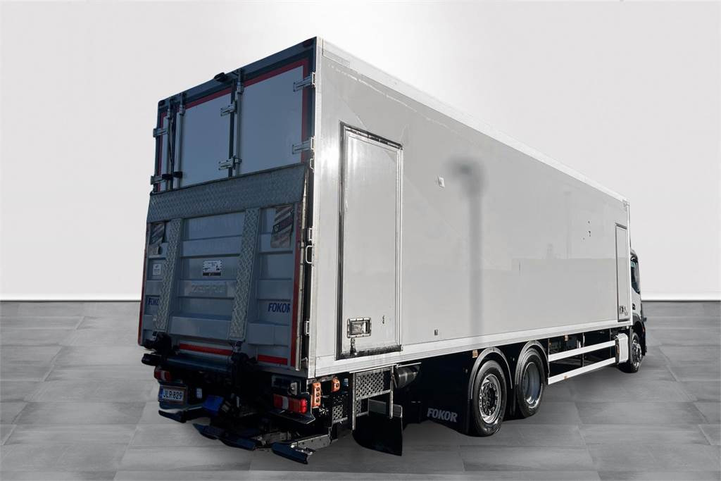 Mercedes-Benz ACTROS 2546L-6X2/ 60 FRC 07/2026 - Autocarro cella isotermica: foto 5 Mercedes-Benz ACTROS 2546L-6X2/ 60 FRC 07/2026 - Autocarro cella isotermica: foto 5