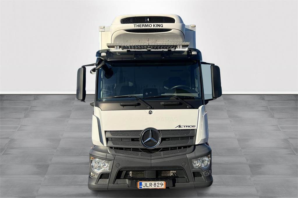 Mercedes-Benz ACTROS 2546L-6X2/ 60 FRC 07/2026 - Autocarro cella isotermica: foto 2 Mercedes-Benz ACTROS 2546L-6X2/ 60 FRC 07/2026 - Autocarro cella isotermica: foto 2