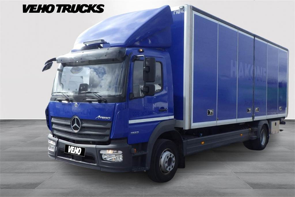 Mercedes-Benz Atego 1323L KSA+PL - Autocarro furgonato: foto 1 Mercedes-Benz Atego 1323L KSA+PL - Autocarro furgonato: foto 1