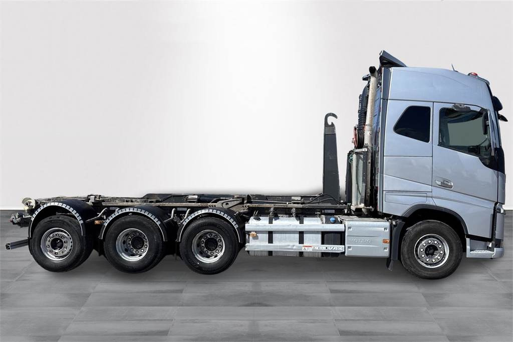 Volvo FH 16 650 - Autocarro scarrabile: foto 4 Volvo FH 16 650 - Autocarro scarrabile: foto 4