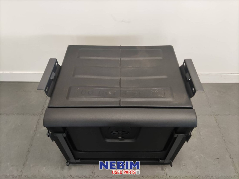 Volvo Volvo - 21353653 - Volvo gereedschapskist - Ricambi per Camion: foto 3 Volvo Volvo - 21353653 - Volvo gereedschapskist - Ricambi per Camion: foto 3