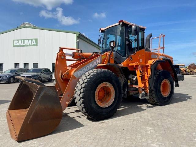 Doosan DL 300-3 (12005349) - Pala gommata: foto 1 Doosan DL 300-3 (12005349) - Pala gommata: foto 1