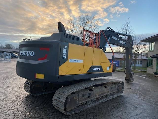 Volvo EC 250 E NL MIETE / RENTAL (12001054) - Escavatore cingolato: foto 5 Volvo EC 250 E NL MIETE / RENTAL (12001054) - Escavatore cingolato: foto 5