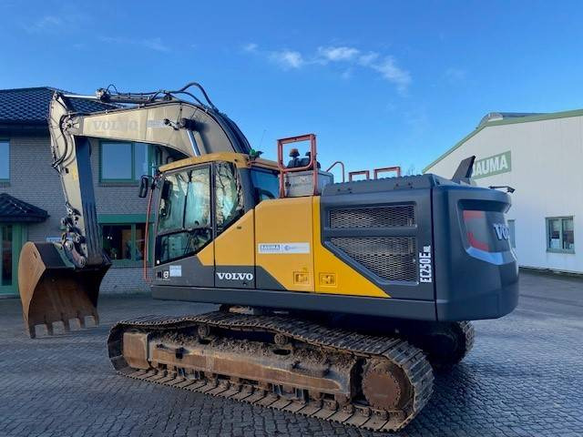 Volvo EC 250 E NL MIETE / RENTAL (12001056) - Escavatore cingolato: foto 2 Volvo EC 250 E NL MIETE / RENTAL (12001056) - Escavatore cingolato: foto 2