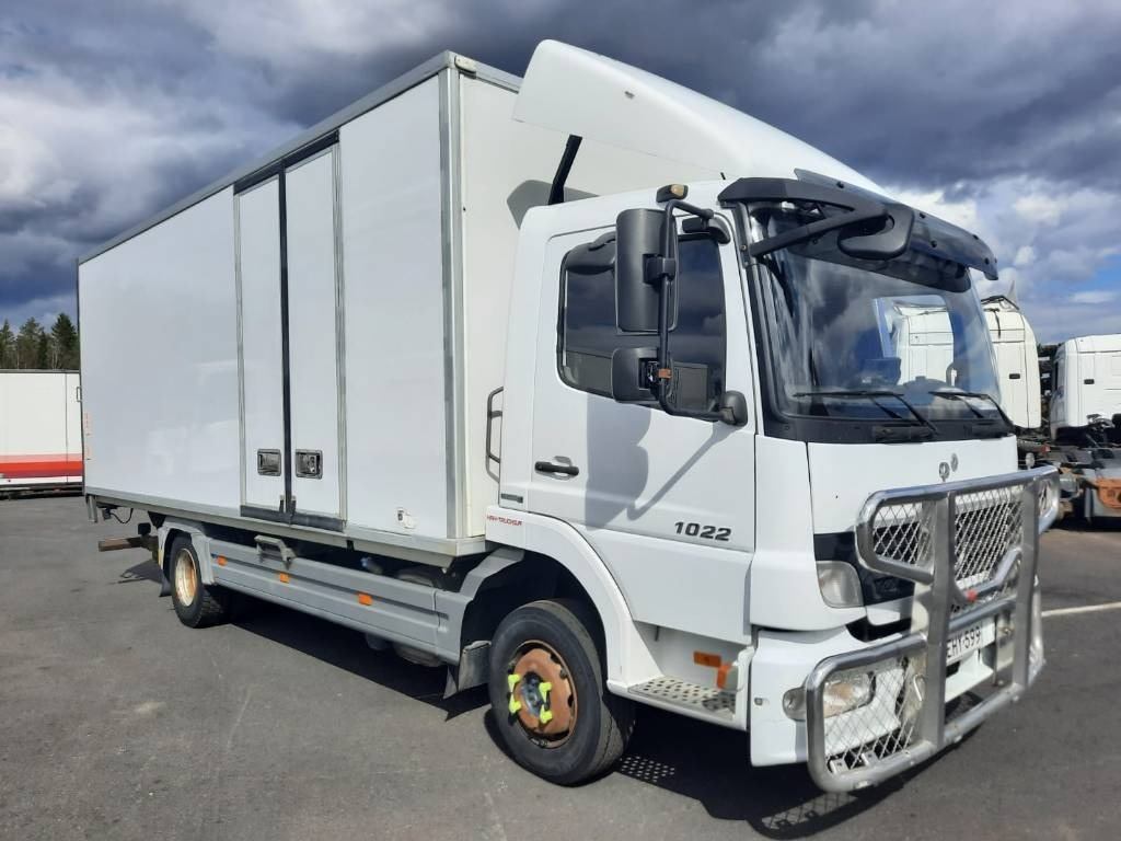 Mercedes-Benz Atego 1022 - Autocarro furgonato: foto 2 Mercedes-Benz Atego 1022 - Autocarro furgonato: foto 2