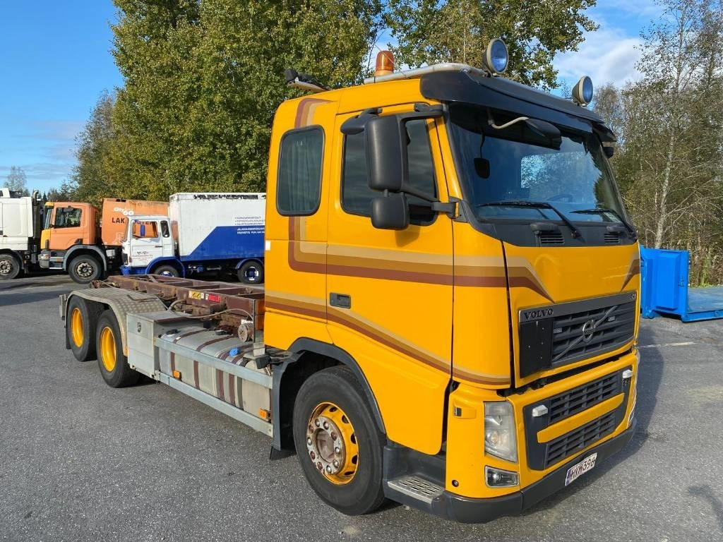 Volvo FH 13 420 - Autocarro multibenna: foto 2 Volvo FH 13 420 - Autocarro multibenna: foto 2