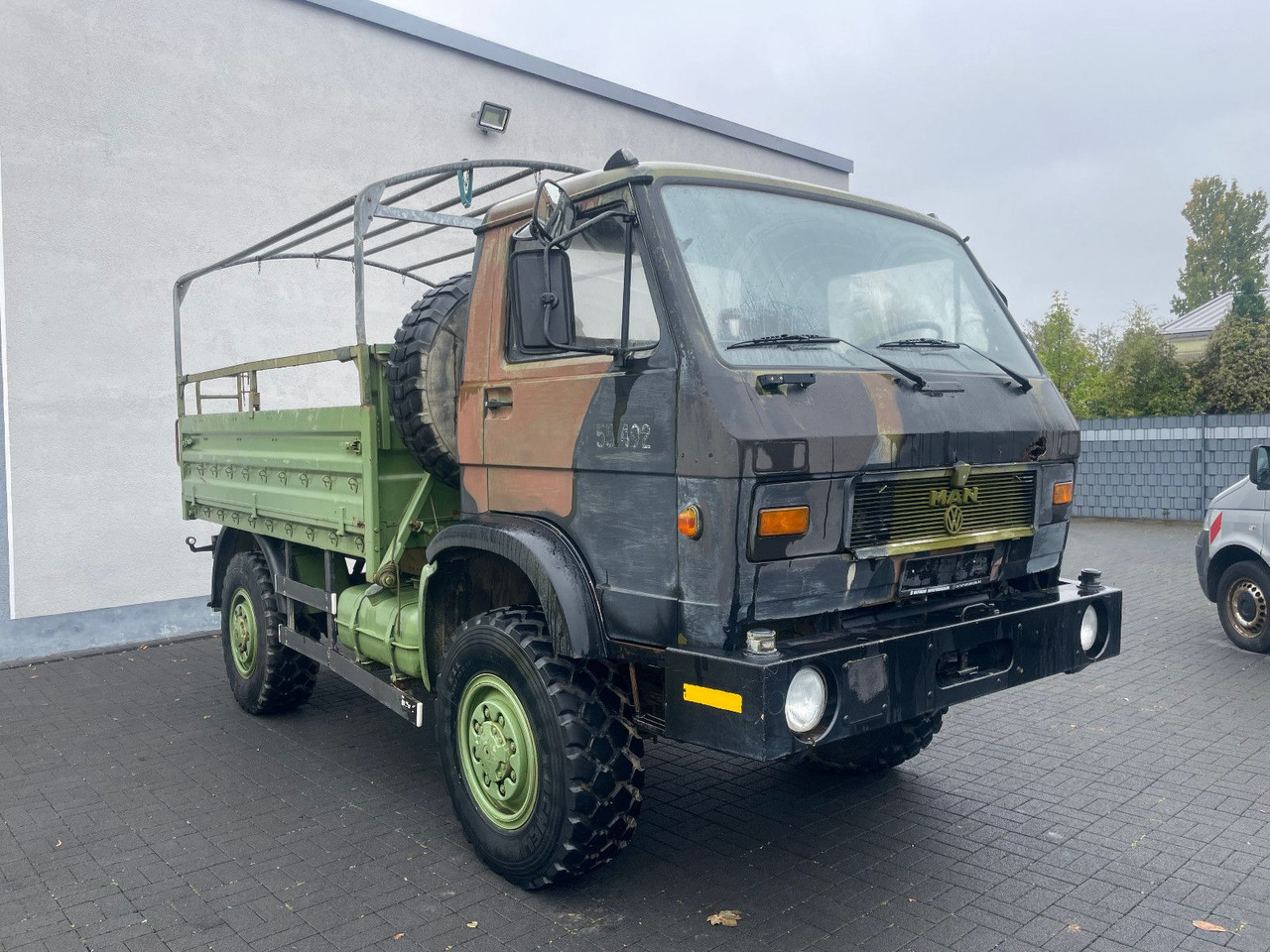 MAN 8.136 4X4 - Furgone con cassone fisso: foto 1 MAN 8.136 4X4 - Furgone con cassone fisso: foto 1