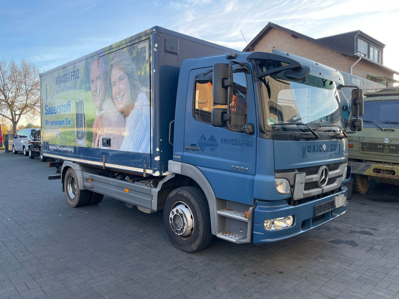 Mercedes-Benz Atego 2 6-Zyl. 4x2 1224 Klima, Radstand: 3.56m. - Autocarro furgonato: foto 1 Mercedes-Benz Atego 2 6-Zyl. 4x2 1224 Klima, Radstand: 3.56m. - Autocarro furgonato: foto 1
