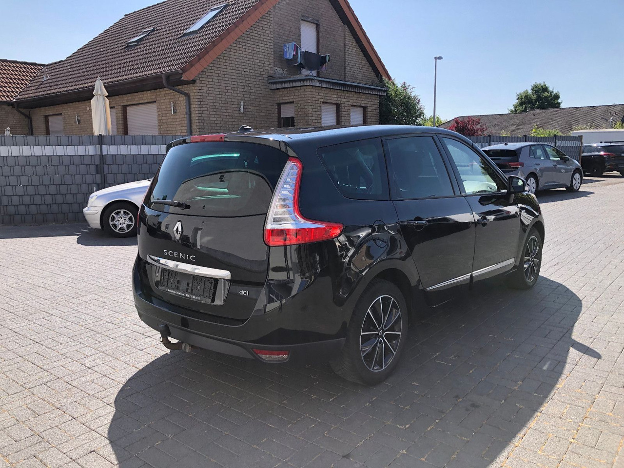 Renault Scenic Grand 2.0 dCi 150 BOSE Edition,Automatik - Pulmino: foto 2 Renault Scenic Grand 2.0 dCi 150 BOSE Edition,Automatik - Pulmino: foto 2