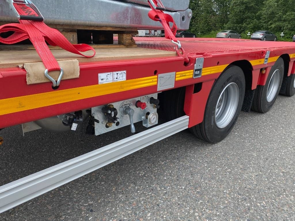 Faymonville Max Trailer, Max100 4AU - Semirimorchio pianale ribassato: foto 3 Faymonville Max Trailer, Max100 4AU - Semirimorchio pianale ribassato: foto 3