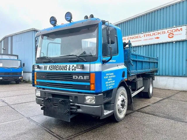 DAF 65.210 ATI 4x2 FULL STEEL KIPPER (EURO 2 / MANUAL GEARBOX / FULL STEEL SUSPENSION / P.T.O.) - Autocarro ribaltabile: foto 1 DAF 65.210 ATI 4x2 FULL STEEL KIPPER (EURO 2 / MANUAL GEARBOX / FULL STEEL SUSPENSION / P.T.O.) - Autocarro ribaltabile: foto 1