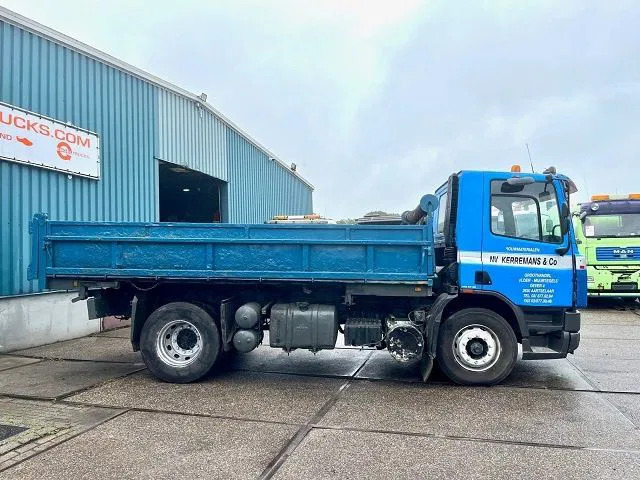 DAF 65.210 ATI 4x2 FULL STEEL KIPPER (EURO 2 / MANUAL GEARBOX / FULL STEEL SUSPENSION / P.T.O.) - Autocarro ribaltabile: foto 4 DAF 65.210 ATI 4x2 FULL STEEL KIPPER (EURO 2 / MANUAL GEARBOX / FULL STEEL SUSPENSION / P.T.O.) - Autocarro ribaltabile: foto 4