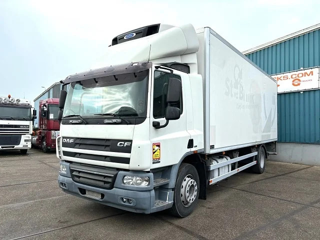 DAF CF 65.250 COOLING TRUCK WITH CARRIER D/E COOLER (EURO 5 / AS-TRONIC / 2.500 KG. LOADING PLATFORM) - Autocarro cella isotermica: foto 1 DAF CF 65.250 COOLING TRUCK WITH CARRIER D/E COOLER (EURO 5 / AS-TRONIC / 2.500 KG. LOADING PLATFORM) - Autocarro cella isotermica: foto 1
