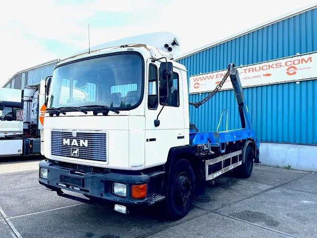 MAN 18 .232 (6 CILINDER) M90 WITH TELESCOPIC CONTAINER SYSTEM (8 GEARS MANUAL GEARBOX / EURO 1 (MECHANICAL PUMP AND INJECTORS)) - Autocarro multibenna: foto 1 MAN 18 .232 (6 CILINDER) M90 WITH TELESCOPIC CONTAINER SYSTEM (8 GEARS MANUAL GEARBOX / EURO 1 (MECHANICAL PUMP AND INJECTORS)) - Autocarro multibenna: foto 1