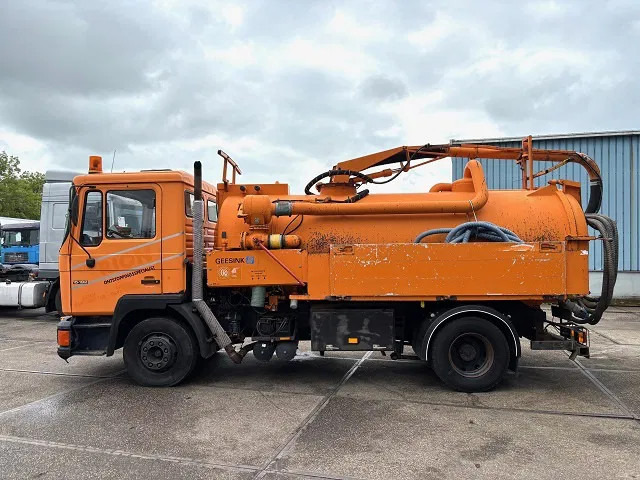 MAN F 15.192 (6-CILINDER) WITH GEESINK VACUUM TANK (MANUAL GEARBOX / P.T.O.) ORIGINAL DUTCH TRUCK - Autospurgo: foto 5 MAN F 15.192 (6-CILINDER) WITH GEESINK VACUUM TANK (MANUAL GEARBOX / P.T.O.) ORIGINAL DUTCH TRUCK - Autospurgo: foto 5