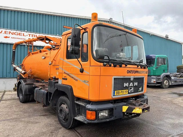 MAN F 15.192 (6-CILINDER) WITH GEESINK VACUUM TANK (MANUAL GEARBOX / P.T.O.) ORIGINAL DUTCH TRUCK - Autospurgo: foto 2 MAN F 15.192 (6-CILINDER) WITH GEESINK VACUUM TANK (MANUAL GEARBOX / P.T.O.) ORIGINAL DUTCH TRUCK - Autospurgo: foto 2