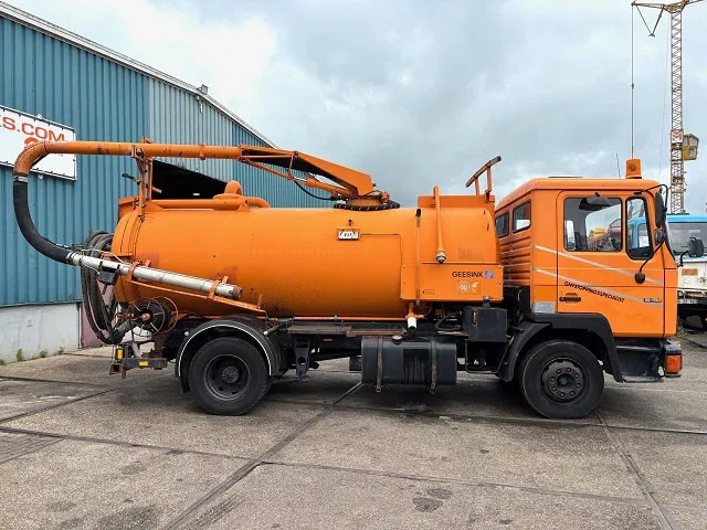 MAN F 15.192 (6-CILINDER) WITH GEESINK VACUUM TANK (MANUAL GEARBOX / P.T.O.) ORIGINAL DUTCH TRUCK - Autospurgo: foto 4 MAN F 15.192 (6-CILINDER) WITH GEESINK VACUUM TANK (MANUAL GEARBOX / P.T.O.) ORIGINAL DUTCH TRUCK - Autospurgo: foto 4