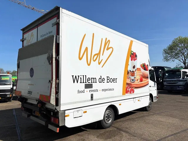 Mercedes-Benz Atego 816 L 4x2 ORIGINAL DUTCH COOLER TRUCK WITH CARRIER XARIOS 600D/E (MANUAL GEARBOX / AIRCONDITIONING / 2.000 KG. TAILLIFT) - Autocarro frigorifero: foto 3 Mercedes-Benz Atego 816 L 4x2 ORIGINAL DUTCH COOLER TRUCK WITH CARRIER XARIOS 600D/E (MANUAL GEARBOX / AIRCONDITIONING / 2.000 KG. TAILLIFT) - Autocarro frigorifero: foto 3