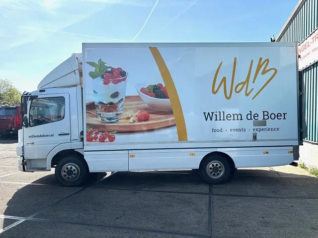 Mercedes-Benz Atego 816 L 4x2 ORIGINAL DUTCH COOLER TRUCK WITH CARRIER XARIOS 600D/E (MANUAL GEARBOX / AIRCONDITIONING / 2.000 KG. TAILLIFT) - Autocarro frigorifero: foto 5 Mercedes-Benz Atego 816 L 4x2 ORIGINAL DUTCH COOLER TRUCK WITH CARRIER XARIOS 600D/E (MANUAL GEARBOX / AIRCONDITIONING / 2.000 KG. TAILLIFT) - Autocarro frigorifero: foto 5