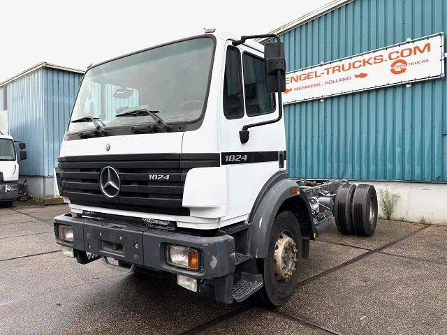 Mercedes-Benz SK 1824 K (ONLY 226.000 KM!) 4x2 FULL STEEL CHASSIS (MANUAL GEARBOX / REDUCTION AXLE / FULL STEEL SUSPENSION / P.T.O.) - Autocarro telaio: foto 1 Mercedes-Benz SK 1824 K (ONLY 226.000 KM!) 4x2 FULL STEEL CHASSIS (MANUAL GEARBOX / REDUCTION AXLE / FULL STEEL SUSPENSION / P.T.O.) - Autocarro telaio: foto 1