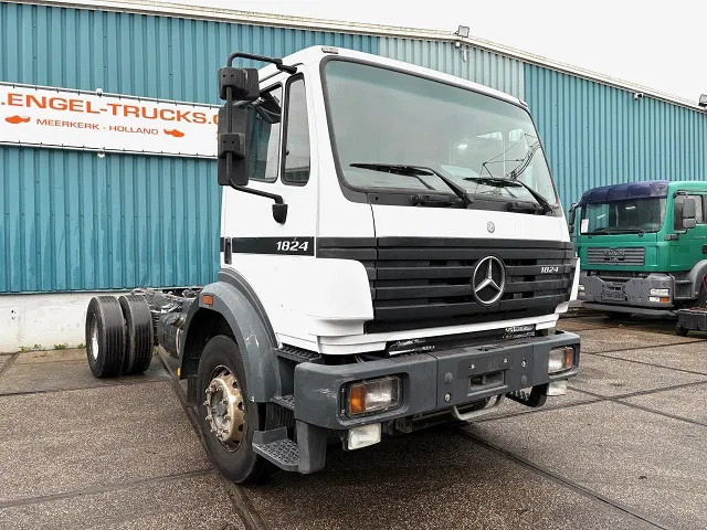 Mercedes-Benz SK 1824 K (ONLY 226.000 KM!) 4x2 FULL STEEL CHASSIS (MANUAL GEARBOX / REDUCTION AXLE / FULL STEEL SUSPENSION / P.T.O.) - Autocarro telaio: foto 2 Mercedes-Benz SK 1824 K (ONLY 226.000 KM!) 4x2 FULL STEEL CHASSIS (MANUAL GEARBOX / REDUCTION AXLE / FULL STEEL SUSPENSION / P.T.O.) - Autocarro telaio: foto 2