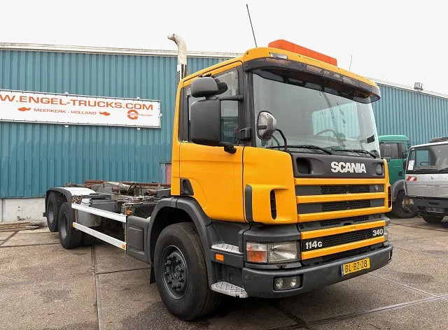 Scania P114-340 6x2 WITH MULTILIFT CONTAINERSYSTEM ONLY 80.500 KM!! ORIGINAL (10 TIRES / FULL STEEL SUSPENSION / 12 GEARS MANUAL GEARBO - Autocarro portacontainer/ Caisse interchangeable: foto 2 Scania P114-340 6x2 WITH MULTILIFT CONTAINERSYSTEM ONLY 80.500 KM!! ORIGINAL (10 TIRES / FULL STEEL SUSPENSION / 12 GEARS MANUAL GEARBO - Autocarro portacontainer/ Caisse interchangeable: foto 2