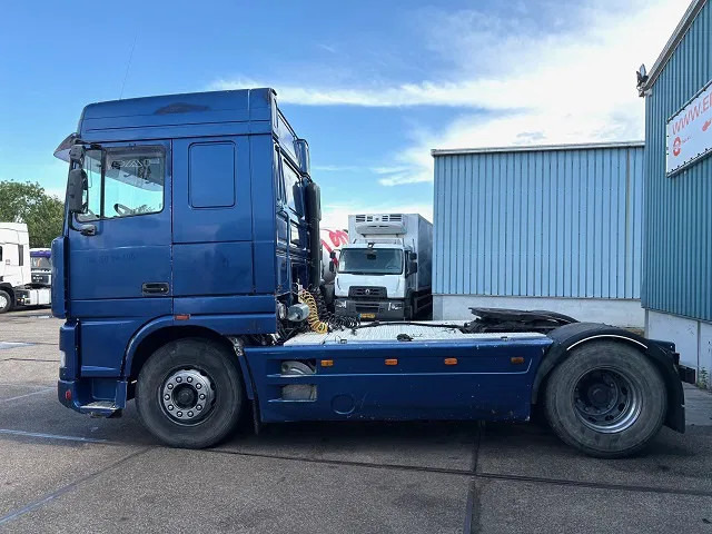 DAF 95.380 XF SPACECAB (EURO 2 / ZF16 MANUAL GEARBOX / HYDRAULIC KIT / P.T.O. / SIDE SKIRTS / AIRCONDITIONING) - Trattore stradale: foto 5 DAF 95.380 XF SPACECAB (EURO 2 / ZF16 MANUAL GEARBOX / HYDRAULIC KIT / P.T.O. / SIDE SKIRTS / AIRCONDITIONING) - Trattore stradale: foto 5