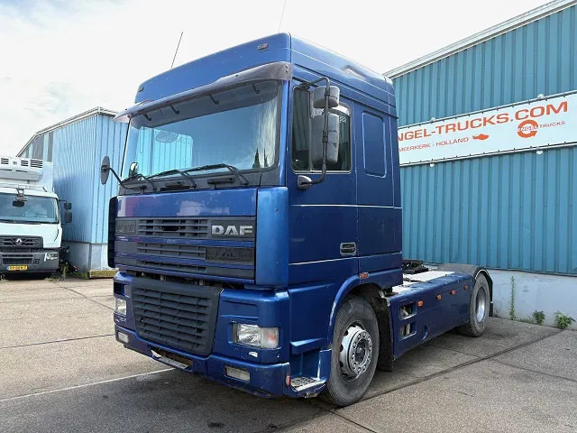 DAF 95.380 XF SPACECAB (EURO 2 / ZF16 MANUAL GEARBOX / HYDRAULIC KIT / P.T.O. / SIDE SKIRTS / AIRCONDITIONING) - Trattore stradale: foto 1 DAF 95.380 XF SPACECAB (EURO 2 / ZF16 MANUAL GEARBOX / HYDRAULIC KIT / P.T.O. / SIDE SKIRTS / AIRCONDITIONING) - Trattore stradale: foto 1