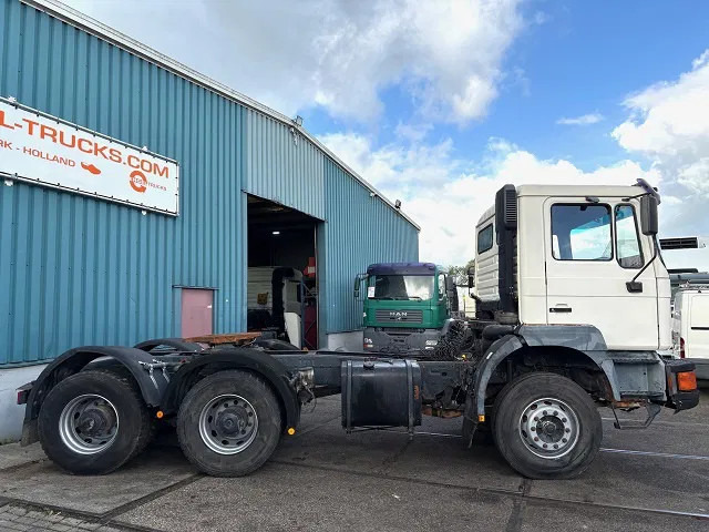 MAN 33.373 DFT 6x4 FULL STEEL SUSPENSION (13.000 AXLES / ZF16 MANUAL GEARBOX / REDUCTION AXLES / FULL STEEL SUSPENSION) - Trattore stradale: foto 4 MAN 33.373 DFT 6x4 FULL STEEL SUSPENSION (13.000 AXLES / ZF16 MANUAL GEARBOX / REDUCTION AXLES / FULL STEEL SUSPENSION) - Trattore stradale: foto 4