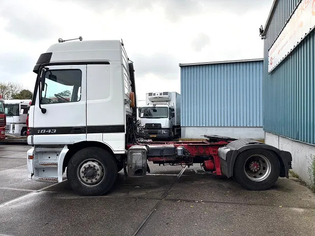Mercedes-Benz Actros 1843 LS (MP1) (EPS WITH CLUTCH (3 PEDALS) / AIRCONDITIONING / SUNVISOR / ETC.) - Trattore stradale: foto 5 Mercedes-Benz Actros 1843 LS (MP1) (EPS WITH CLUTCH (3 PEDALS) / AIRCONDITIONING / SUNVISOR / ETC.) - Trattore stradale: foto 5