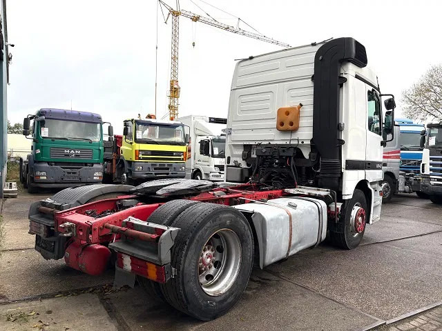 Mercedes-Benz Actros 1843 LS (MP1) (EPS WITH CLUTCH (3 PEDALS) / AIRCONDITIONING / SUNVISOR / ETC.) - Trattore stradale: foto 3 Mercedes-Benz Actros 1843 LS (MP1) (EPS WITH CLUTCH (3 PEDALS) / AIRCONDITIONING / SUNVISOR / ETC.) - Trattore stradale: foto 3