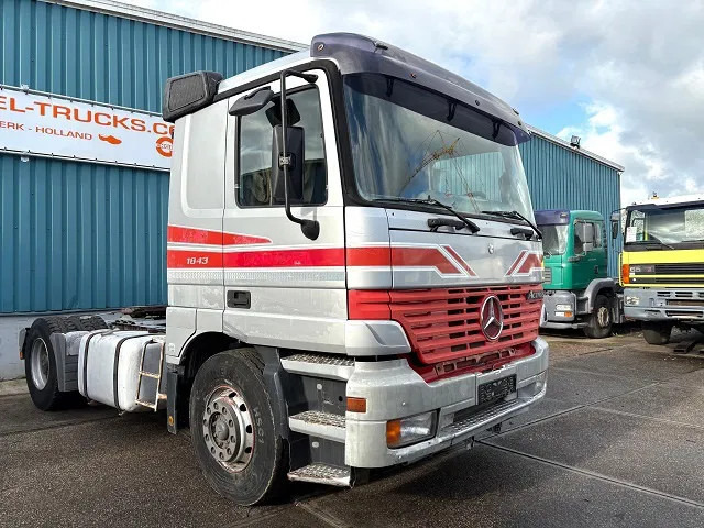 Mercedes-Benz Actros 1843 LS SLEEPERCAB (MP1) (ZF16 MANUAL GEARBOX / REDUCTION AXLES / AIRCONDITIONING / ETC.) - Trattore stradale: foto 2 Mercedes-Benz Actros 1843 LS SLEEPERCAB (MP1) (ZF16 MANUAL GEARBOX / REDUCTION AXLES / AIRCONDITIONING / ETC.) - Trattore stradale: foto 2