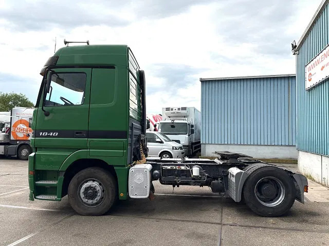 Mercedes-Benz Actros 1848 V8 MEGASPACE (EPS WITH CLUTCH (3 PEDALS) / REDUCTION AXLE / FRIDGE / ETC.) - Trattore stradale: foto 5 Mercedes-Benz Actros 1848 V8 MEGASPACE (EPS WITH CLUTCH (3 PEDALS) / REDUCTION AXLE / FRIDGE / ETC.) - Trattore stradale: foto 5