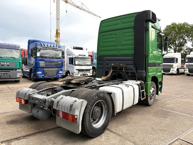 Mercedes-Benz Actros 1848 V8 MEGASPACE (EPS WITH CLUTCH (3 PEDALS) / REDUCTION AXLE / FRIDGE / ETC.) - Trattore stradale: foto 3 Mercedes-Benz Actros 1848 V8 MEGASPACE (EPS WITH CLUTCH (3 PEDALS) / REDUCTION AXLE / FRIDGE / ETC.) - Trattore stradale: foto 3