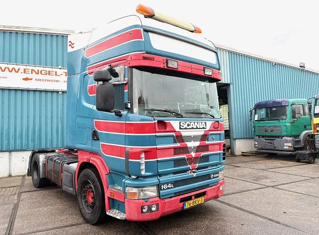 Scania R164-580 V8 TOPLINE COLLECTORS ITEM!! / APK 10-2026!! (12+2 MANUAL GEARBOX / RETARDER / AIRCONDITIONING / 2x TANK / ETC.) - Trattore stradale: foto 2 Scania R164-580 V8 TOPLINE COLLECTORS ITEM!! / APK 10-2026!! (12+2 MANUAL GEARBOX / RETARDER / AIRCONDITIONING / 2x TANK / ETC.) - Trattore stradale: foto 2