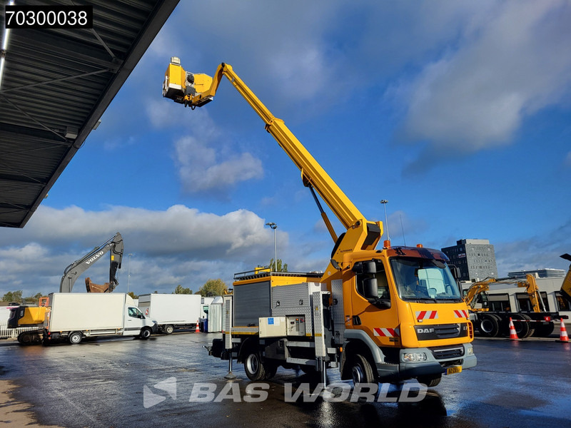 DAF LF45.180 LF 4X2 NL-Truck Ruthmann 18mtr Aerial platform Hubarbeitsbühne Automatic Euro 5 - Camion con gru: foto 3 DAF LF45.180 LF 4X2 NL-Truck Ruthmann 18mtr Aerial platform Hubarbeitsbühne Automatic Euro 5 - Camion con gru: foto 3