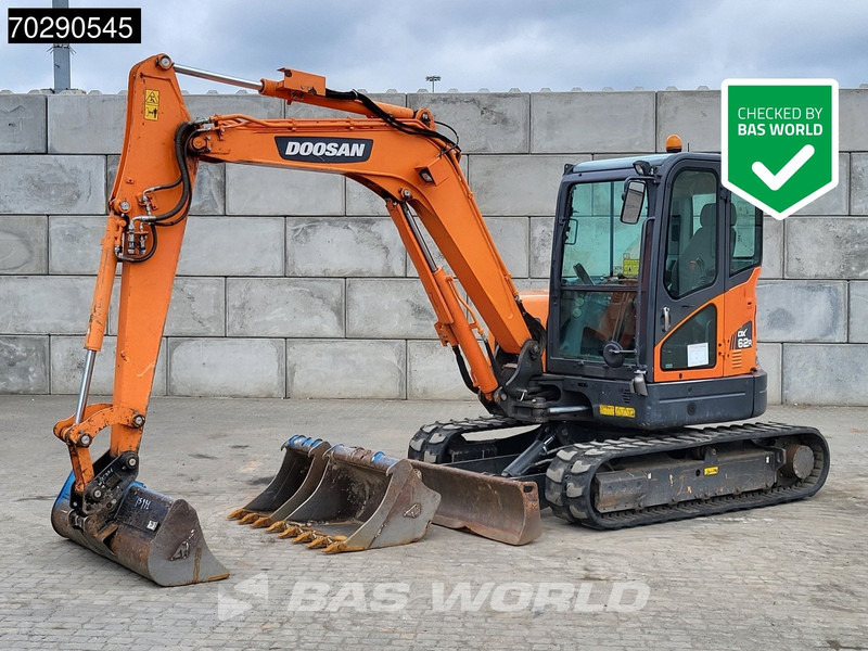 Doosan DX62 R-3 3 BUCKETS - A/C - Miniescavatore: foto 1 Doosan DX62 R-3 3 BUCKETS - A/C - Miniescavatore: foto 1