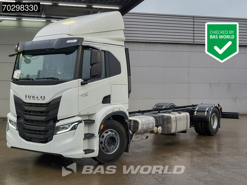 Iveco S-WAY 340 4X2 NEW! Chassis Automatic LED ACC Euro 6 - Autocarro telaio: foto 1 Iveco S-WAY 340 4X2 NEW! Chassis Automatic LED ACC Euro 6 - Autocarro telaio: foto 1